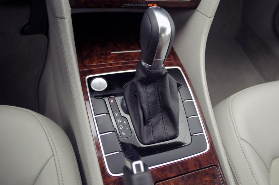  Volkswagen Passat 2.5L SEL Premium 2012 года  (фото 13 из 36)